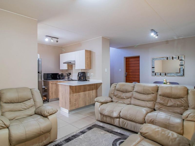 The Perfect Money Can Buy Townhouse - Photo 6