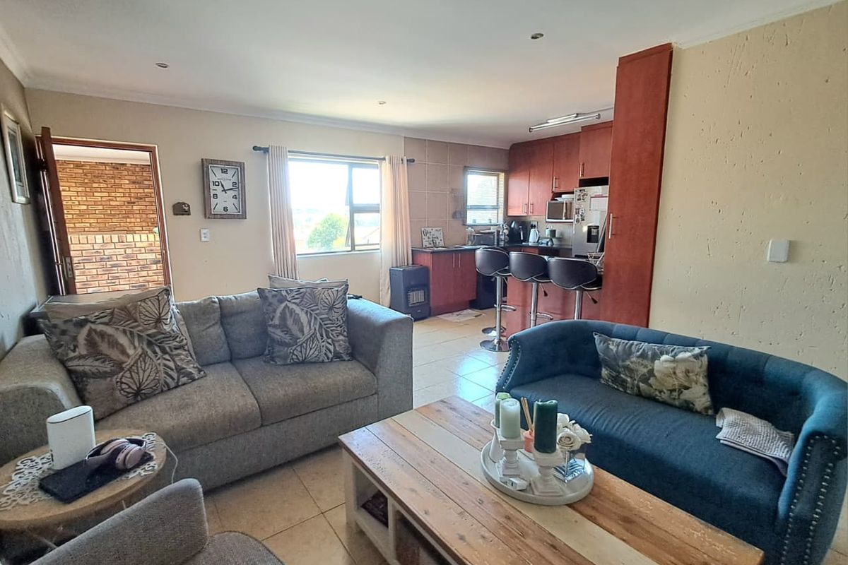 2 Bedroom Townhouse for sale in New Redruth - Photo 2