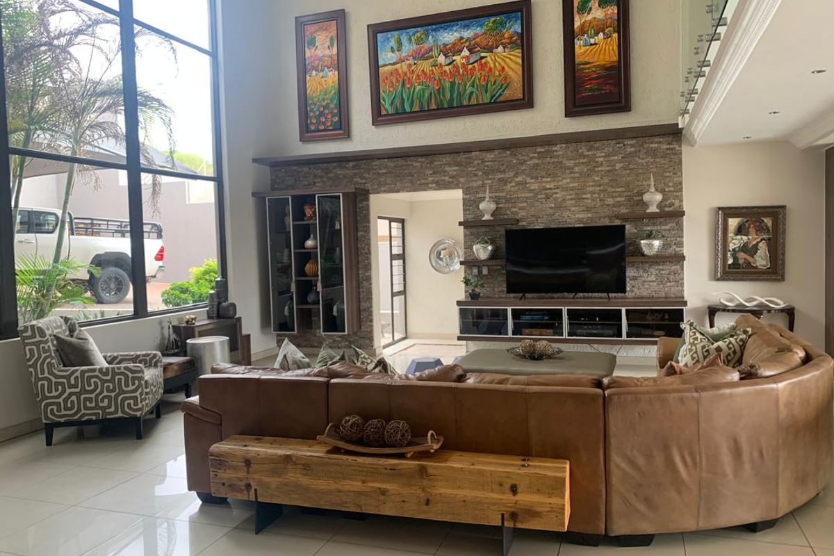 Luxury Meets Functionality in Your Dream Home - Photo 3