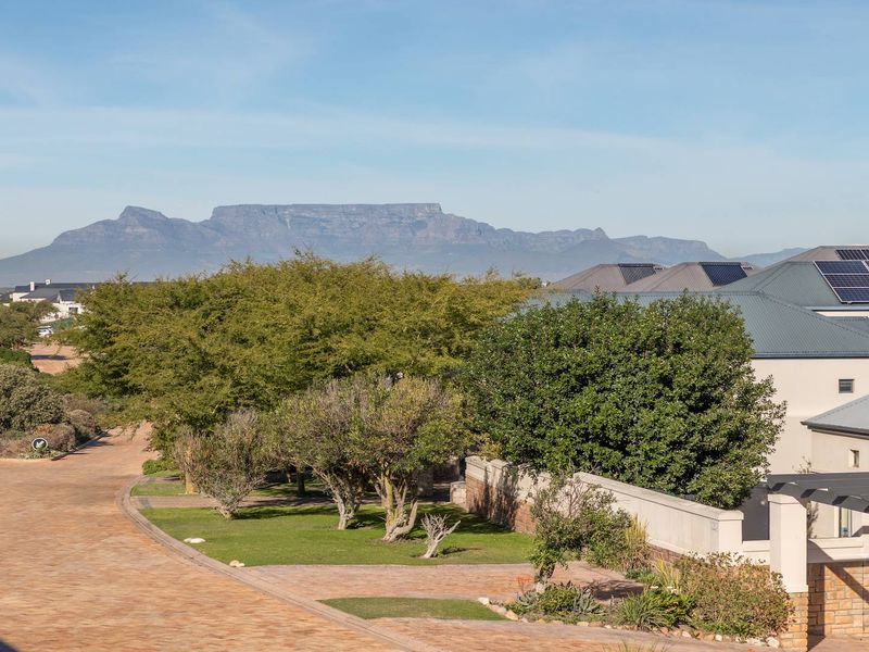 Versatile Estate Home - Photo 2