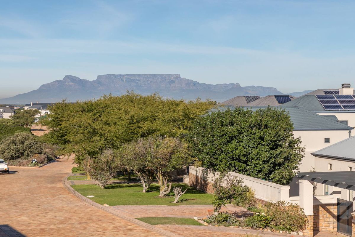 Versatile Estate Home - Photo 2