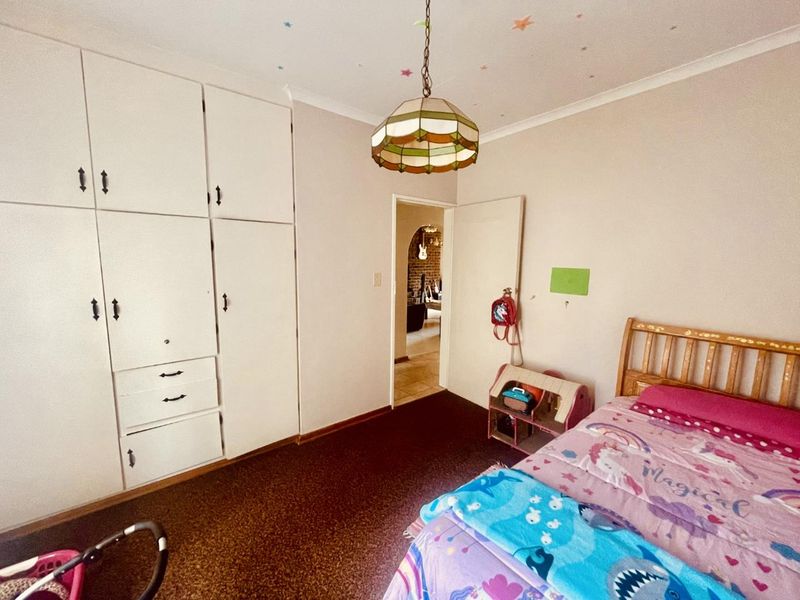 3 bedroom townhouse in a security gated complex - Photo 8