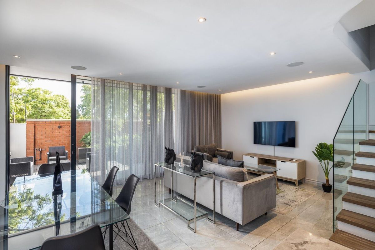 Luxurious Furnished 3 Bedroom Townhouse with Private Pool - Photo 3