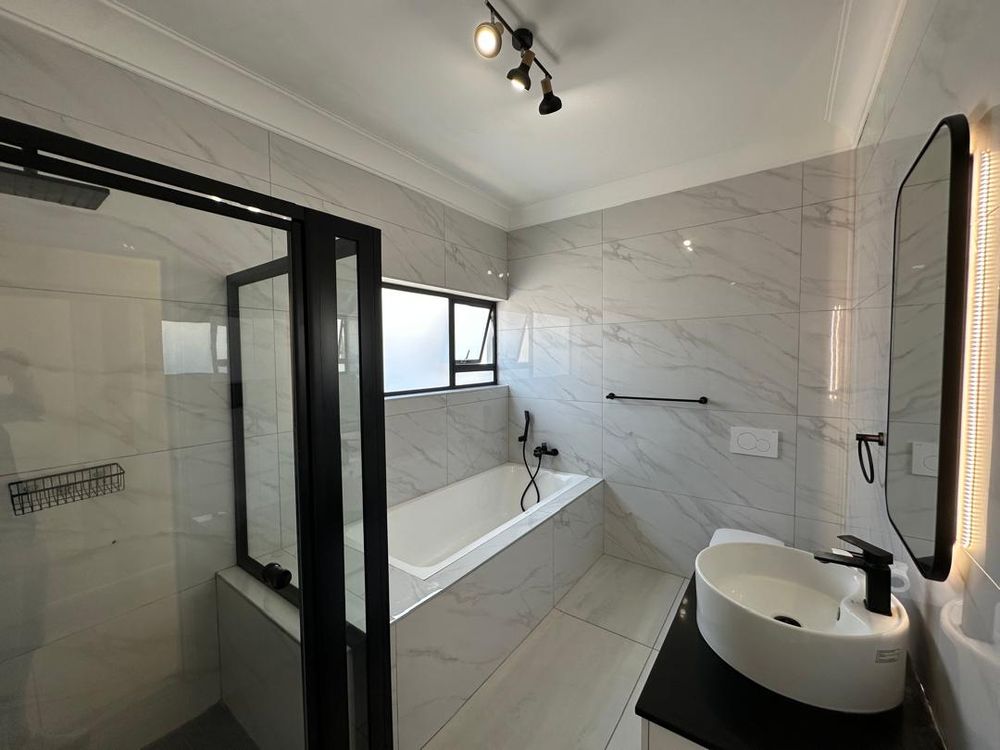 Ensuite bathroom of first bedroom