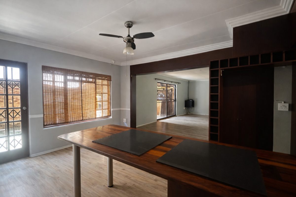 Family Home with Pool & Braai Room in Langenhovenpark - Photo 5