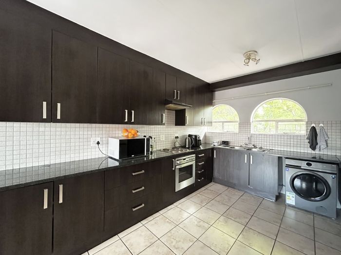Property #2564024, Townhouse For Sale in Garsfontein