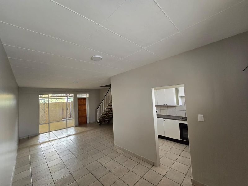 2 Bedroom apartment in Rietfontein - Photo 5