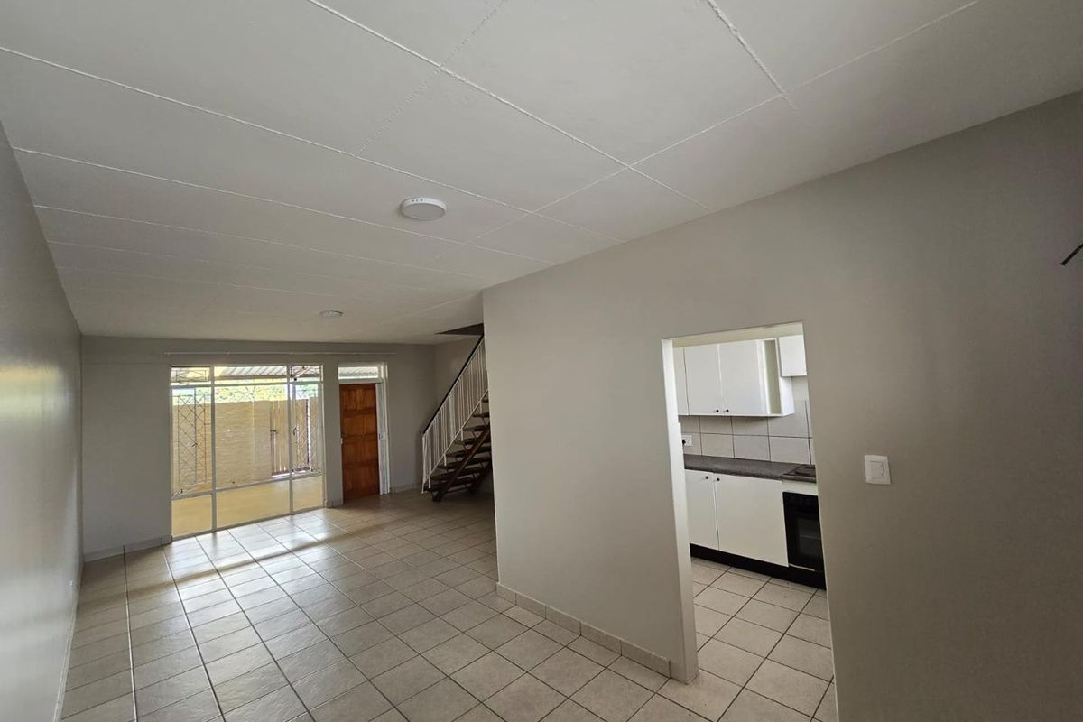 2 Bedroom apartment in Rietfontein - Photo 5
