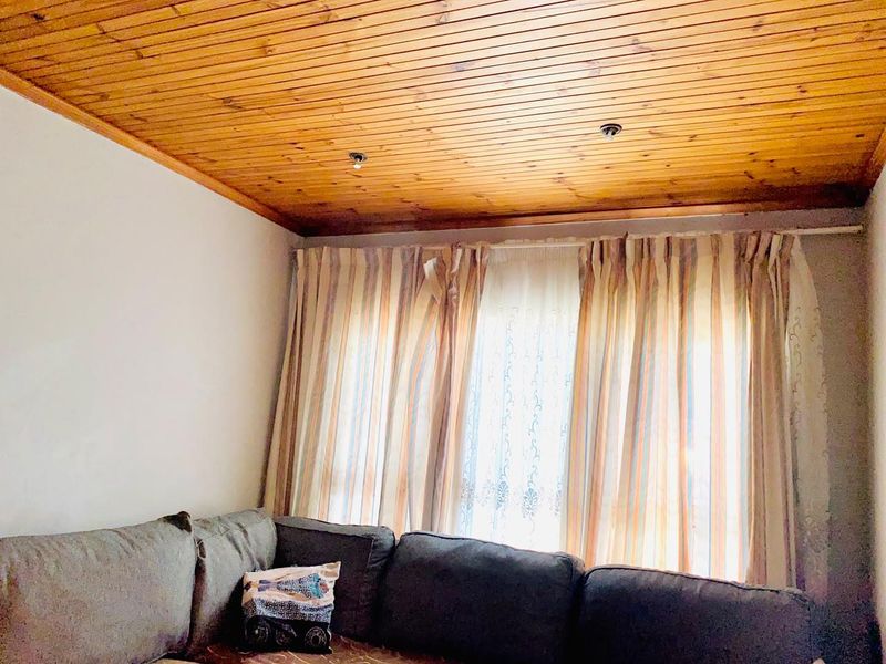 Spacious 4 bedroom Family Home in Wild en Weide, Richards Bay - Photo 2