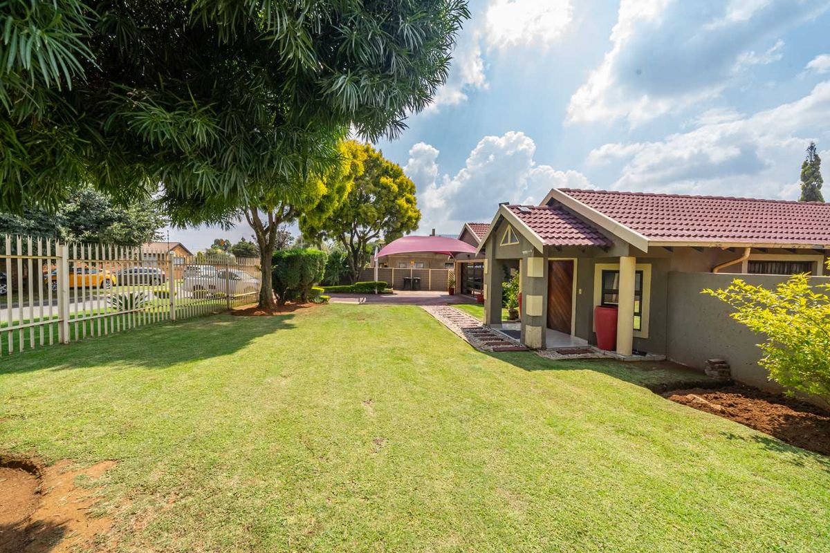 A ready to move in home in a secure area - Photo 5