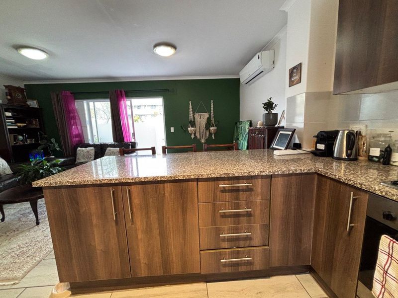 Neat 3 Bedroom Duplex - Photo 7