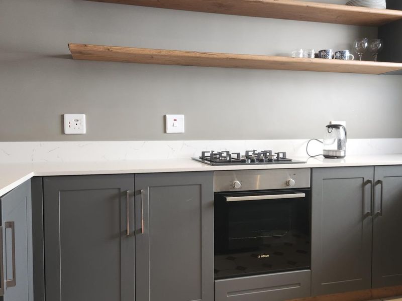 TWO-BED TAMBOERSKLOOF BEAUTY TO RENT - Photo 6