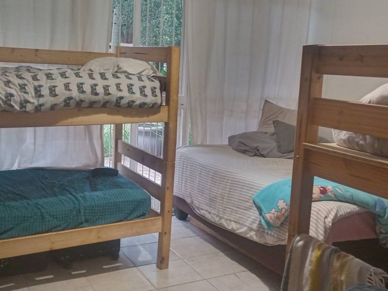 "Ground Floor Silverton Apartment: Comfort & Convenience!" - Photo 7