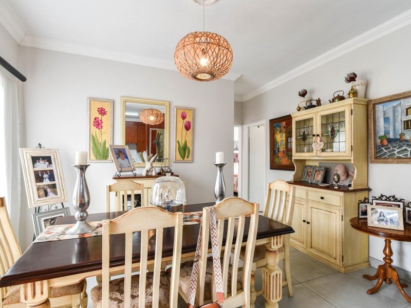 Move-In Ready Townhouse in Secure Old Faerie Glen Complex - Photo 8