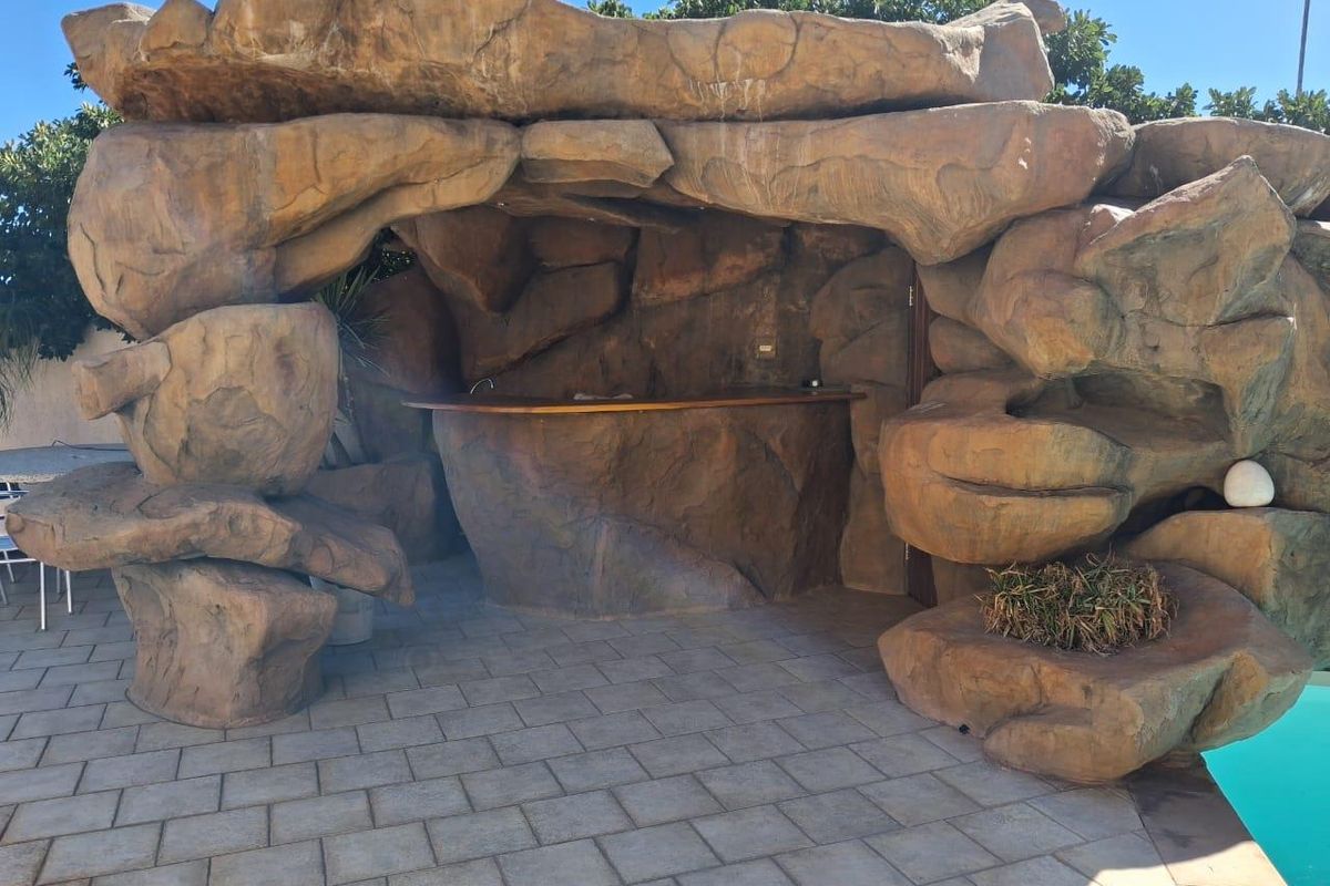 FOR SALE – EXCLUSIVE PROPERTY IN KLEIN WINDHOEK - Photo 4