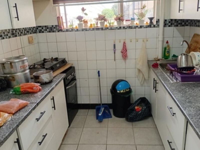 3 Bedroom Apartment For Sale in Booysen Johannesburg South - Photo 4