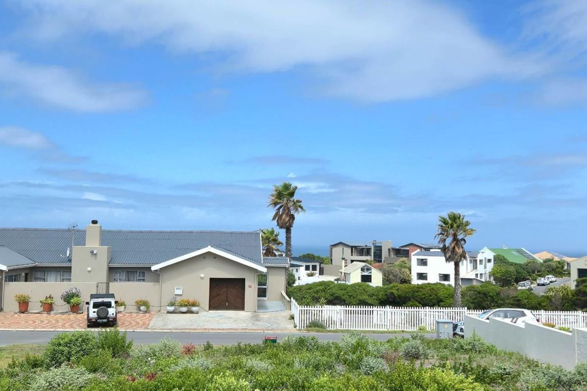 Prime Vacant Land in Franskraal with Sea Views Near Coastline and Amenities - Photo 2