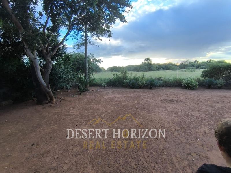 Otjiwarongo | Spacious Family Home with Excellent Security & Extras - Photo 3