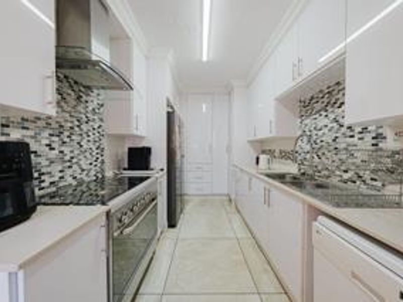 3 Bedroom Duplex Townhouse in Brackenhurst - Photo 7