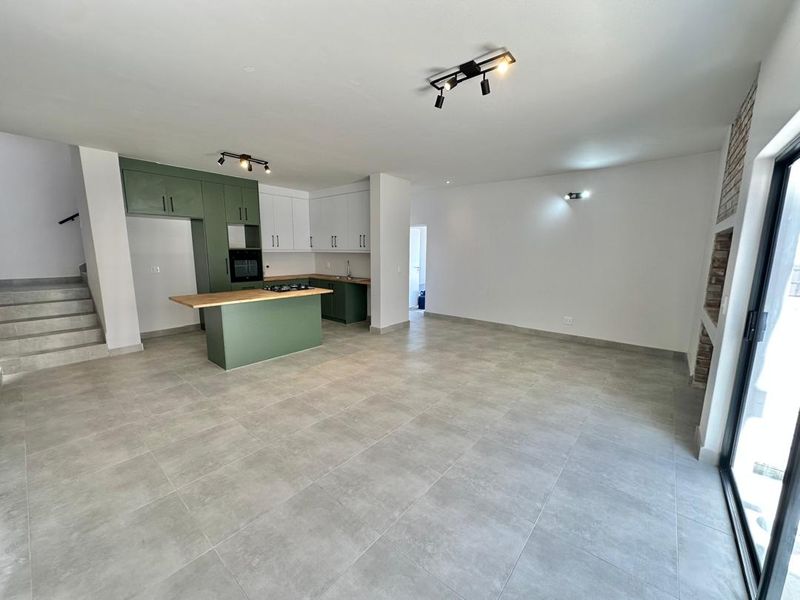 SPACIOUS NEWLY BUILT 3-BEDROOM TOWNHOUSE FOR RENT, KRAMERSDORF, SOLE MANDATE!! - Photo 8