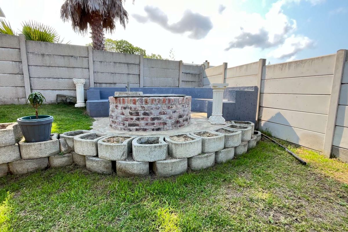 Experience Dual-Living Luxury with Spectacular Ocean Backdrop - Photo 2