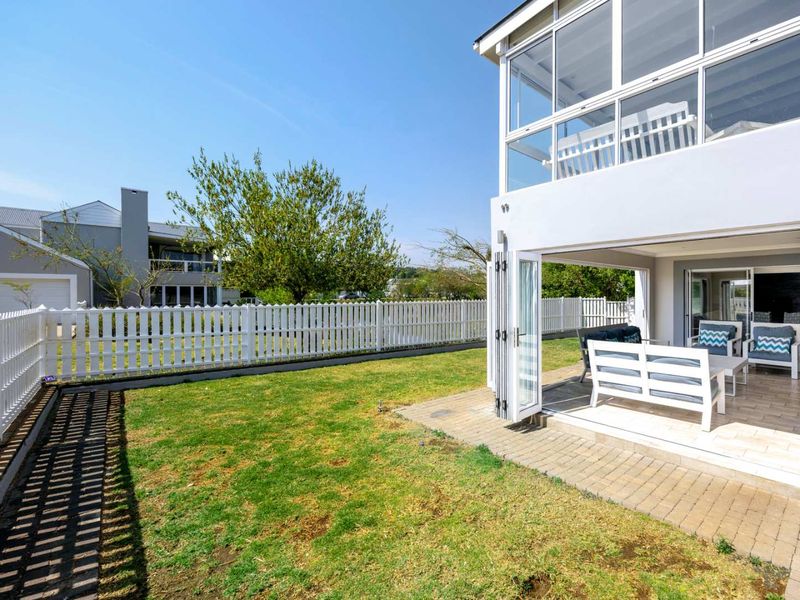 Exclusive Luxury Living in Leisure Bay Estate - Photo 10