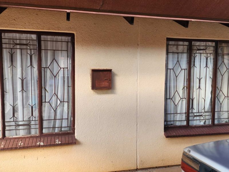 Your Perfect Starter Home Awaits - Photo 9