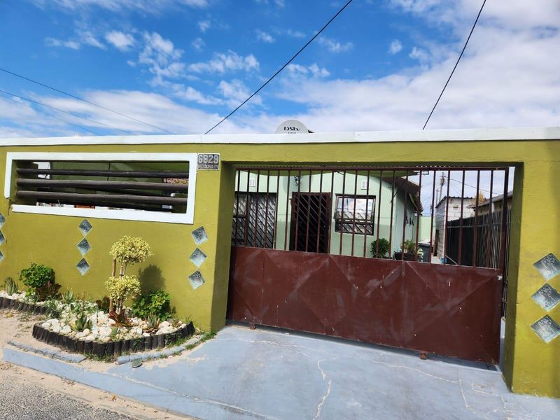 Charming 3-Bedroom Home with Modern Amenities - Photo 2