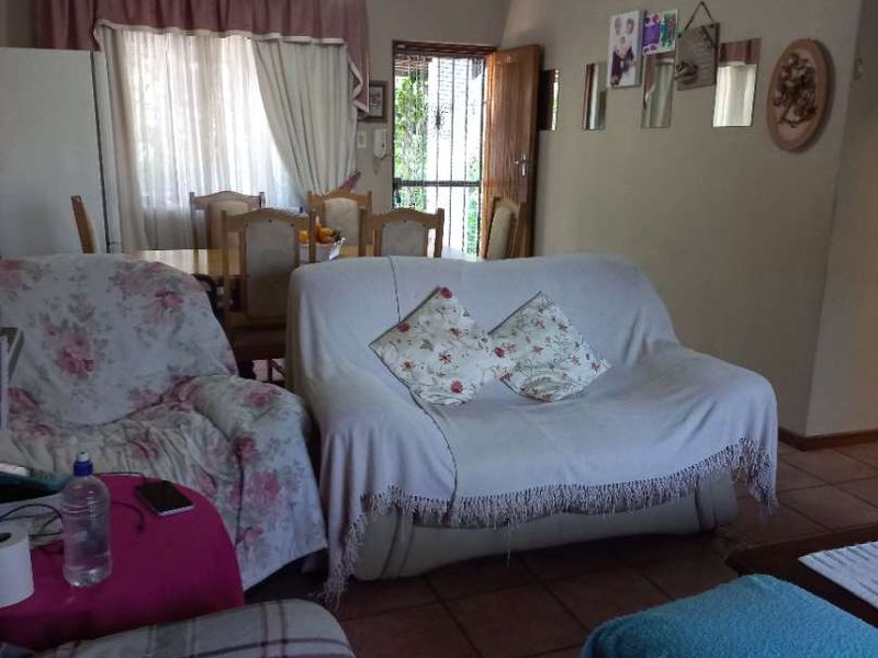 Charing 3-Bedroom Family Home for Sale - Photo 10