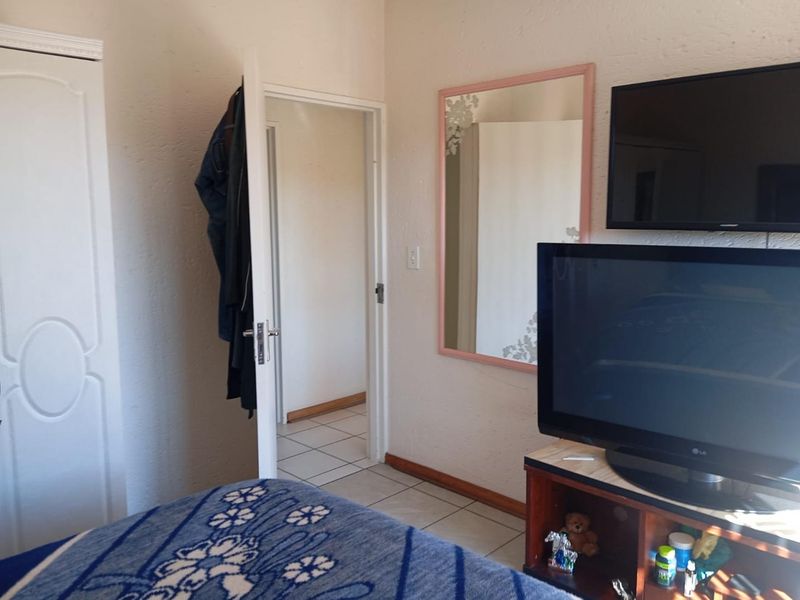 Four bedroom House in Bassonia - Photo 3