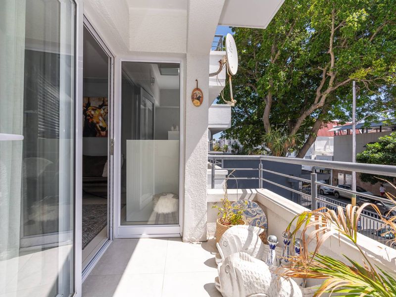 Prime 2-Bedroom Apartment on Central St Johns Road - Photo 9