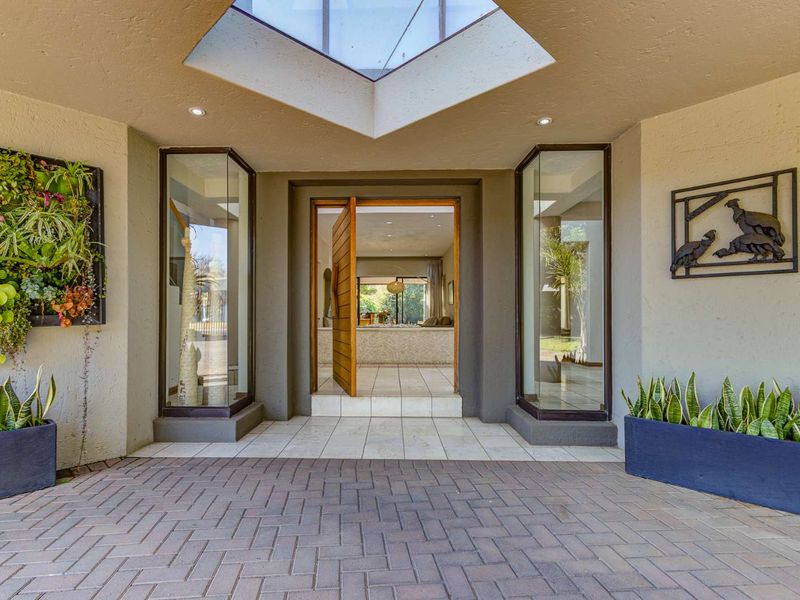A rare Gem - A masterpiece of Luxury living - Photo 3