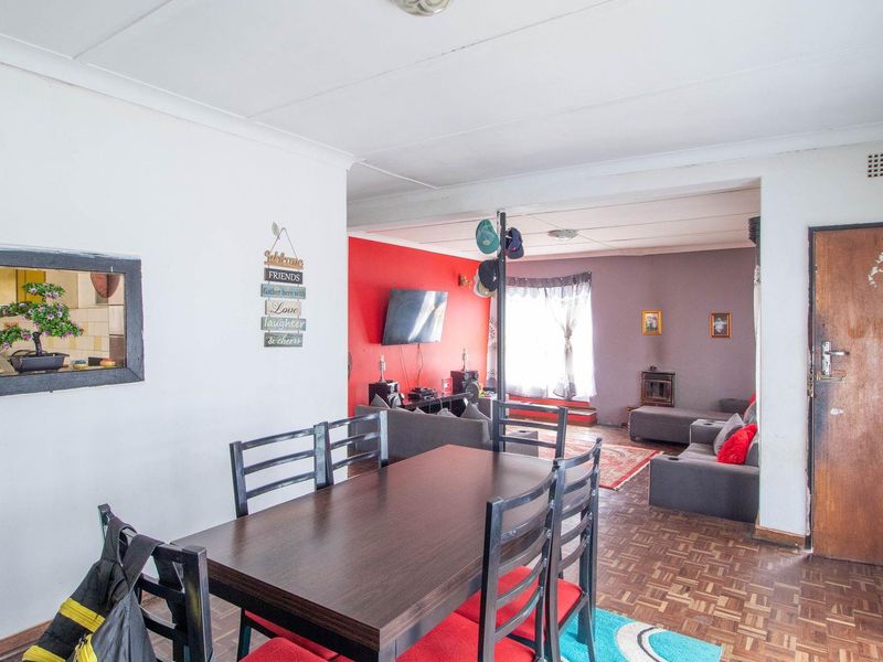 Unlock Potential: Your Dream Home Awaits! - Photo 10