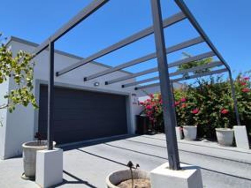 Modern, Secure & Spacious 3 Bedroom Home in Wellington - Photo 4