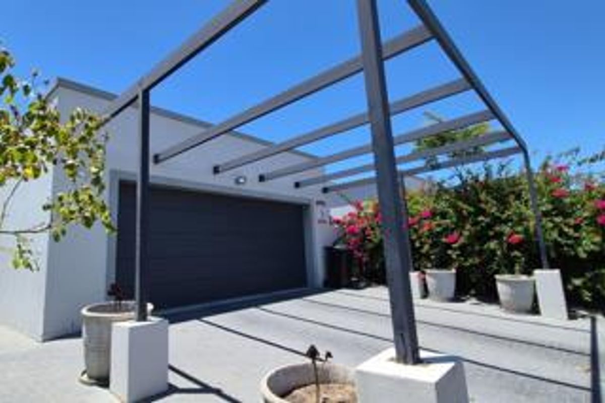 Modern, Secure & Spacious 3 Bedroom Home in Wellington - Photo 4