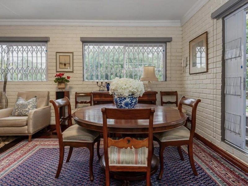 A Private Garden Duplex Offering Exceptional Space, Style, and Modern Convenience - Photo 8