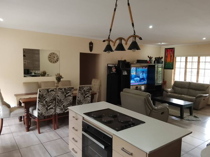 🏡 MODERN 3-BEDROOM TOWNHOUSE FOR SALE | CHASE VALLEY - Photo 9