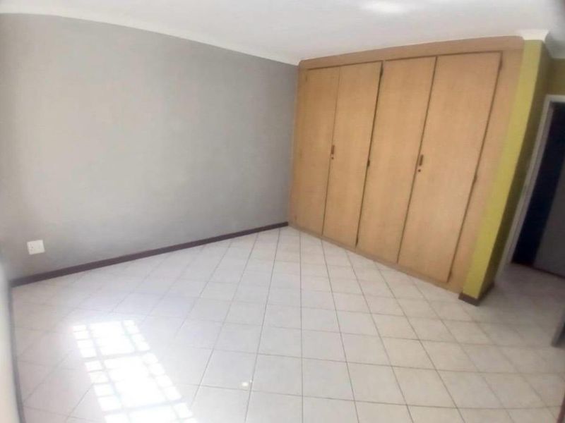 Two bedroom house for sale in Theresa Park - Photo 8