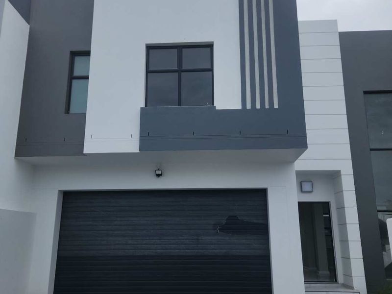 Brand New Family Home - Photo 2