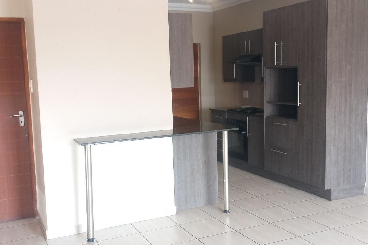 2 BEDROOM, 1 FULL BATHROOM FOR SALE IN TERENURE - Photo 2