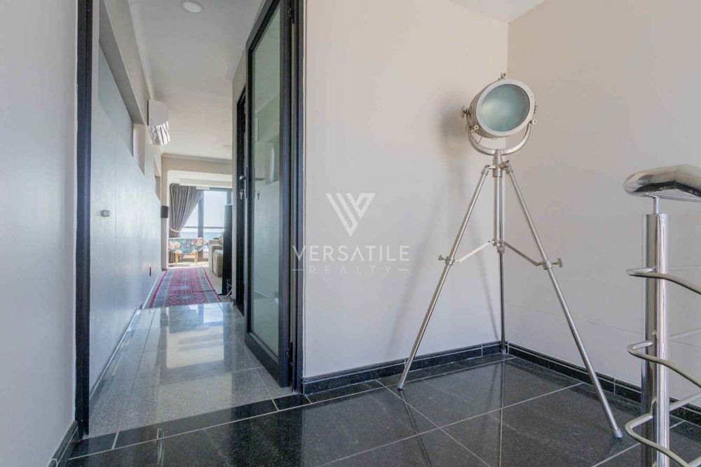 77 - Top floor entrance to entertainment room