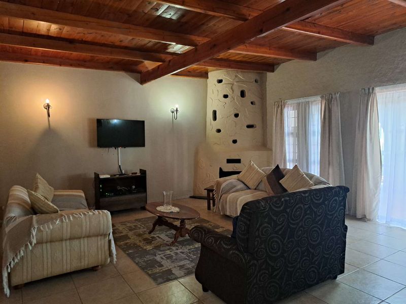 5 Bedroom family home with flatlet for sale in Walvis Bay selling for N$4.7 mil - Photo 3