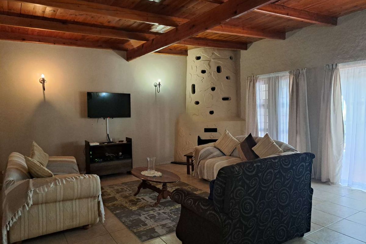 5 Bedroom family home with flatlet for sale in Walvis Bay selling for N$4.7 mil - Photo 3