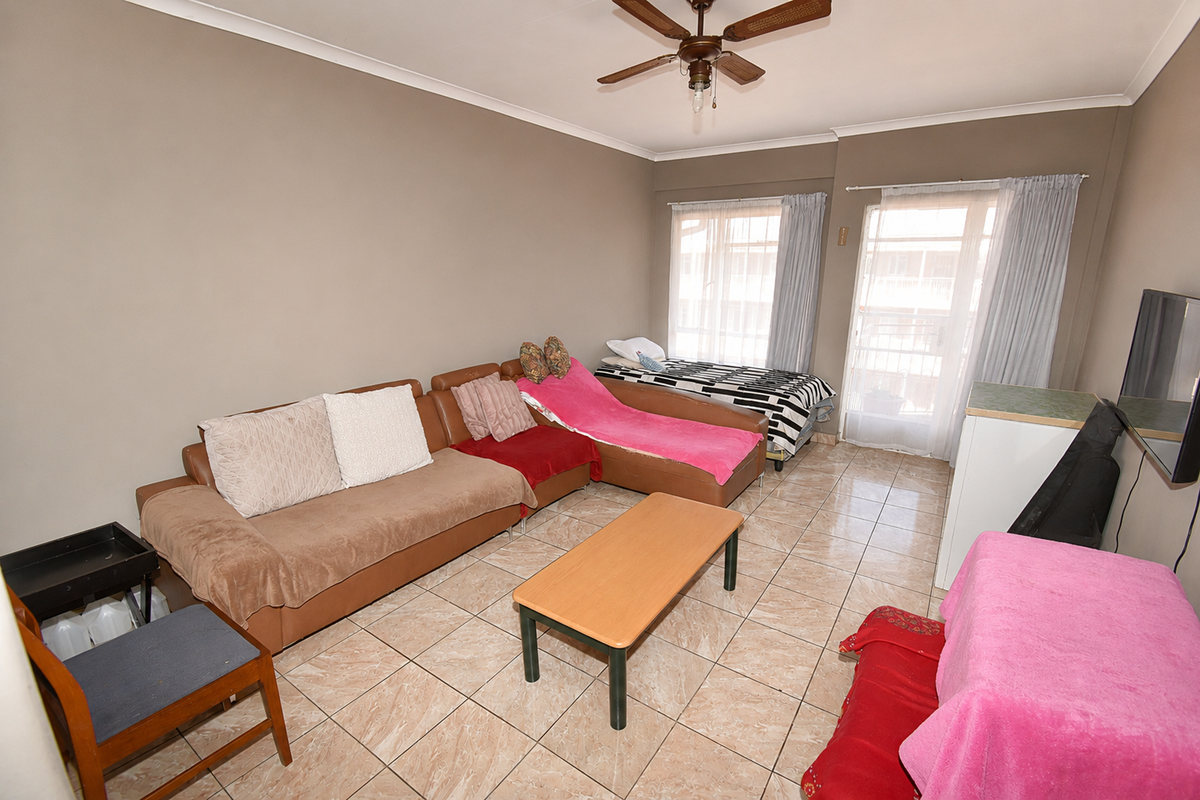 Third Floor Apartment - Photo 2