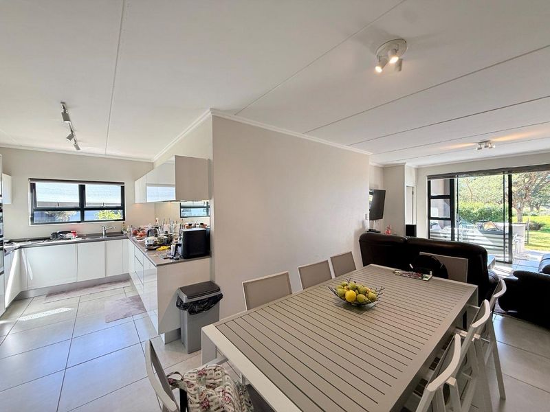 Luxurious 3-Bedroom Ground Floor Unit in Whistling Thorns - Photo 4