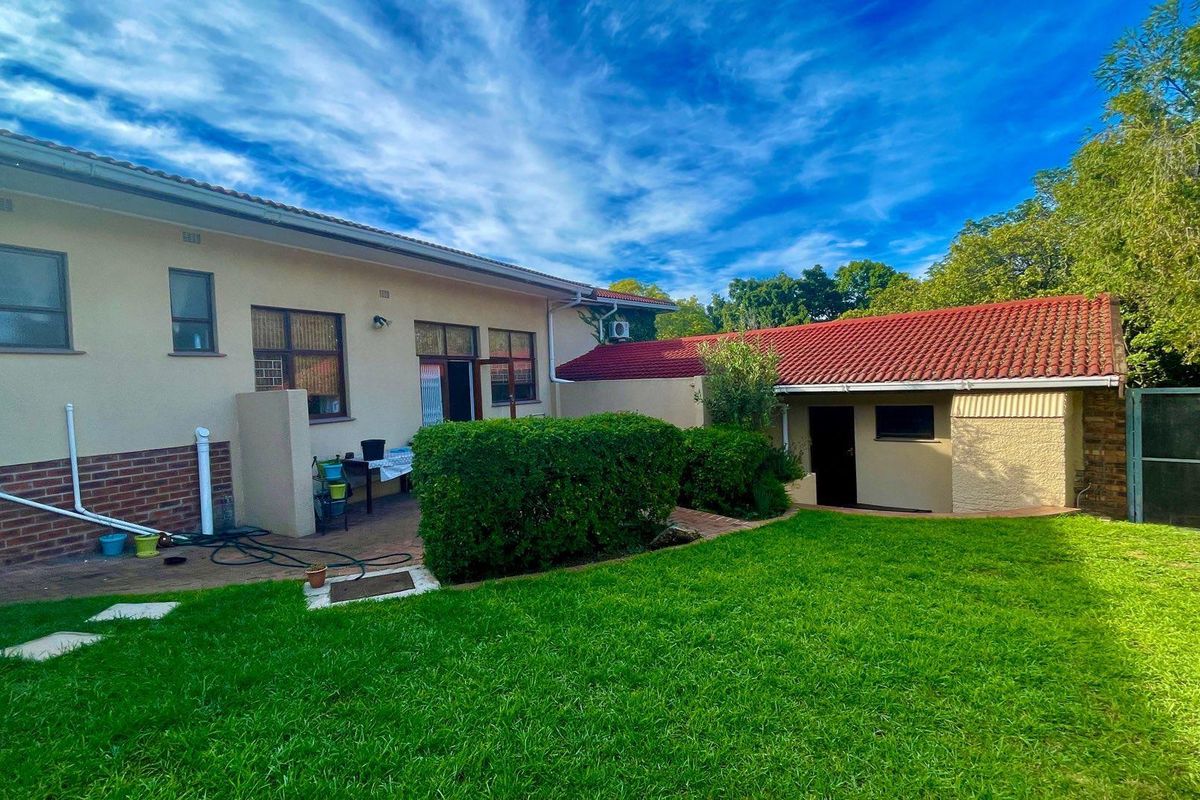 Modern Family Haven - Photo 4