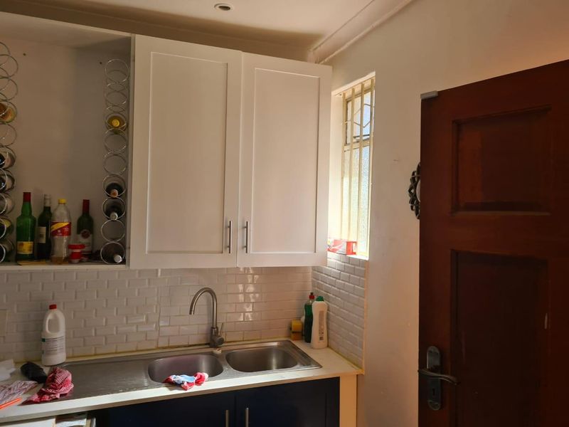 4-Bed Family Home with Solar & Cottage - Photo 2