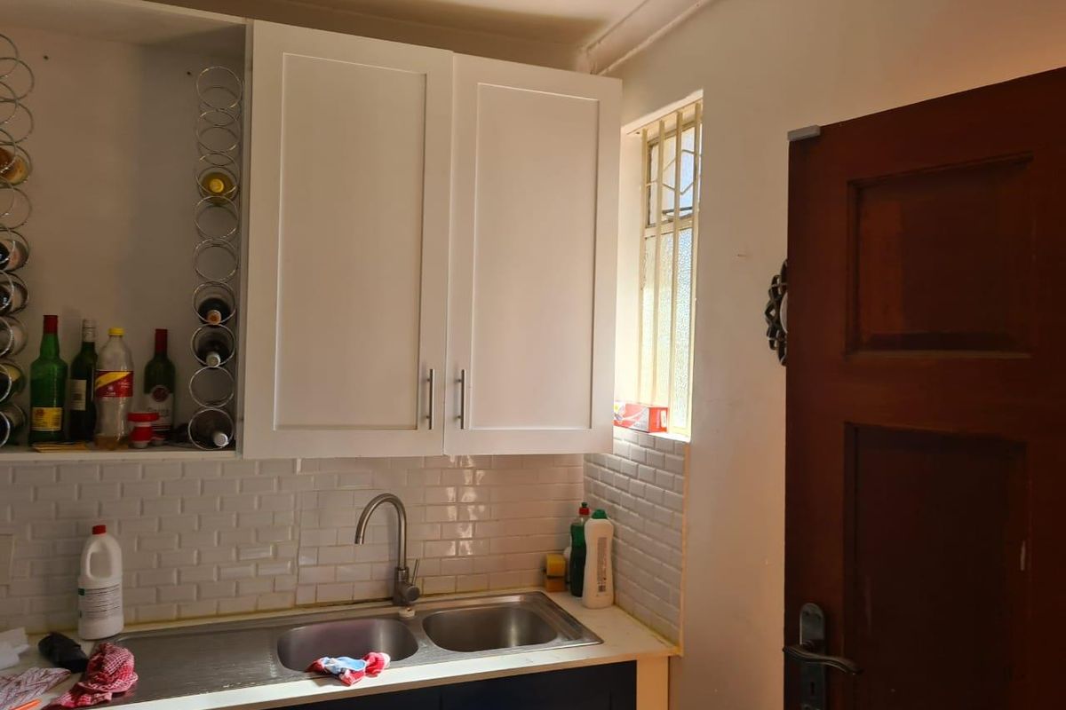 4-Bed Family Home with Solar & Cottage - Photo 2