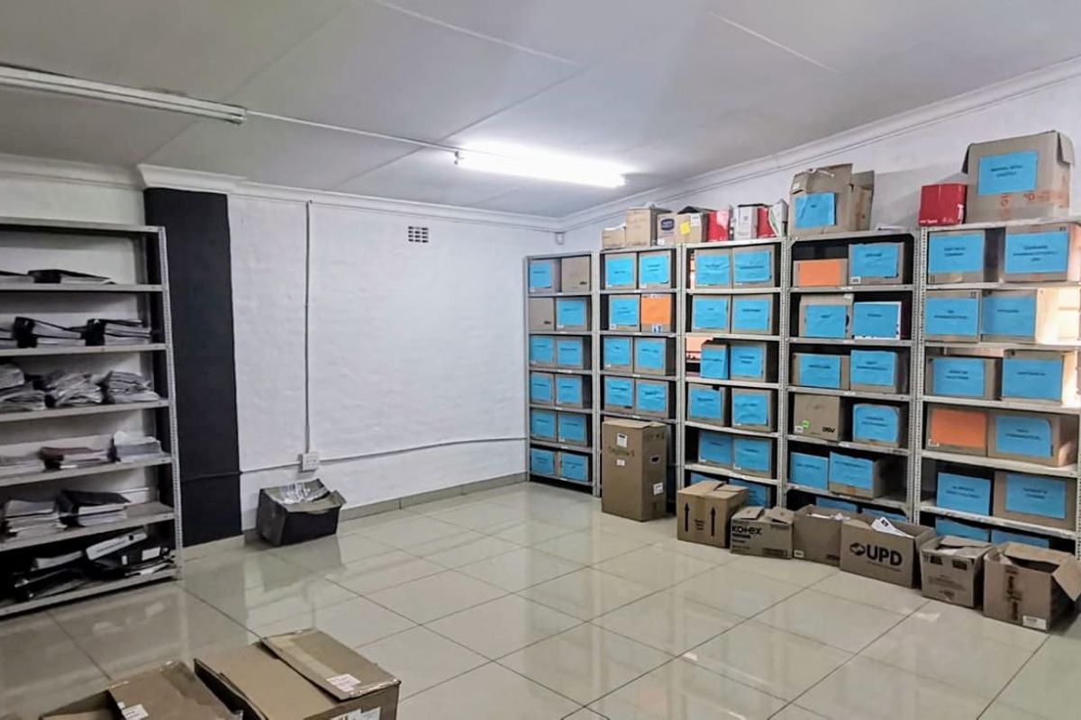 MULTI-USE FACTORY OR WAREHOUSE FOR SALE IN ELECTRON - Photo 3
