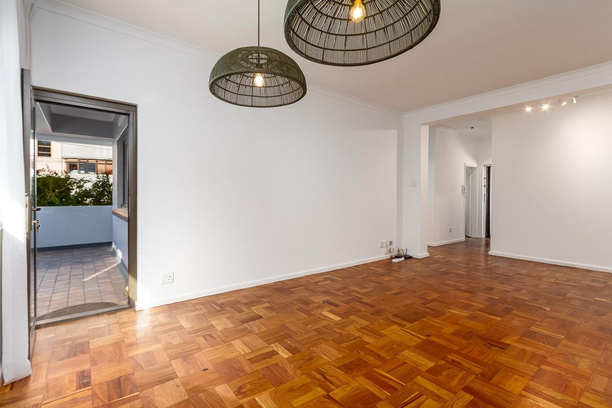 Modern Apartment In Sea Point - Photo 2